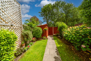 REAR GARDEN- click for photo gallery
